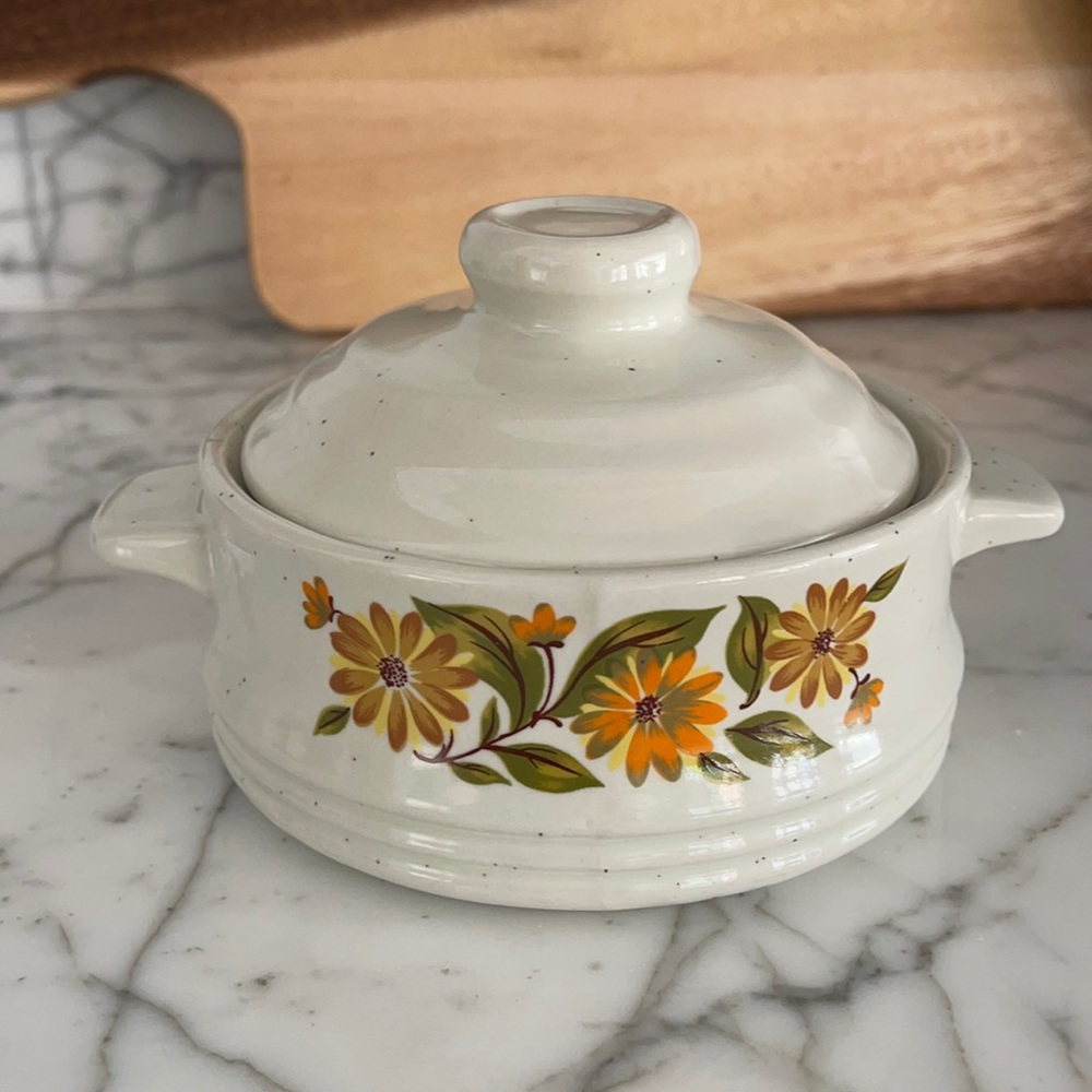 Vintage Capri Bake & Serve Stoneware Dish